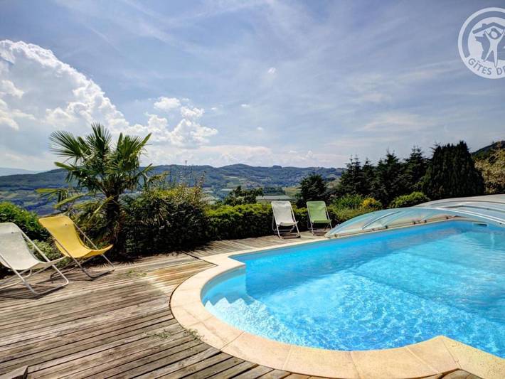 Gîte pour 4 personnes, avec jardin ainsi que piscine et terrasse à Valfleury