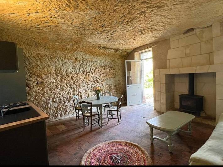 Location de vacances pour 3 personnes, avec vue ainsi que terrasse et jardin à Aubigné-Racan - 3