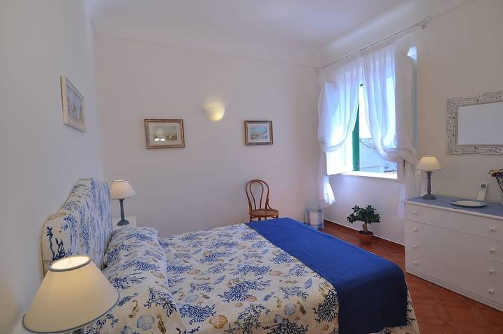 Appartement entier, Appartement en bord de mer avec une grande terrasse in Minori, Sorrento Coast