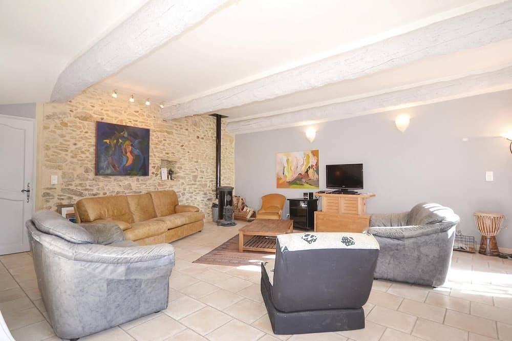Schönes Haus in Caderousse in Caderousse, Vaucluse