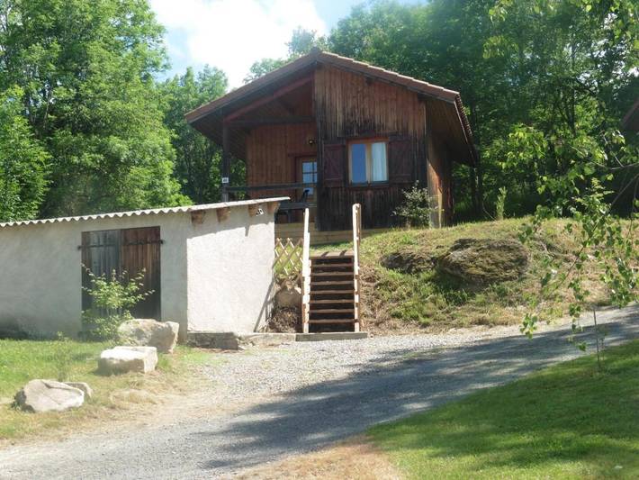 Location de vacances pour 5 personnes, avec vue ainsi que piscine et jardin, animaux acceptés à Vollore-Ville - 3