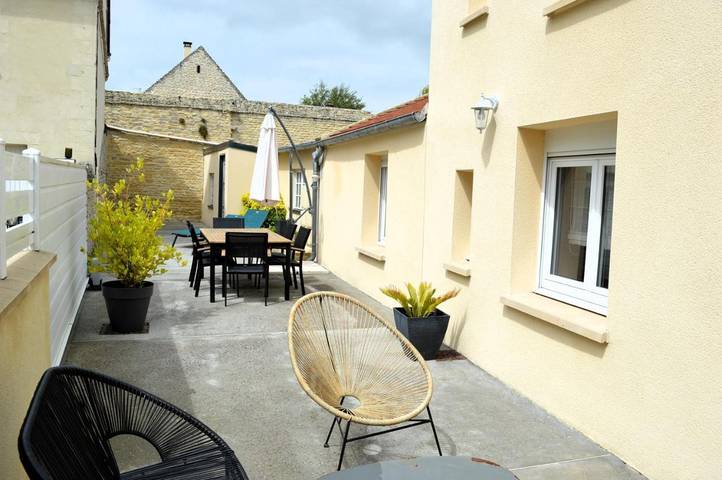 Location de vacances pour 8 personnes, avec terrasse à Bény-sur-Mer