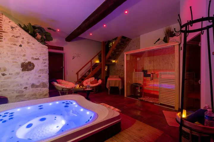 Chambre d’hôte pour 2 personnes, avec jacuzzi ainsi que jardin et sauna - 1