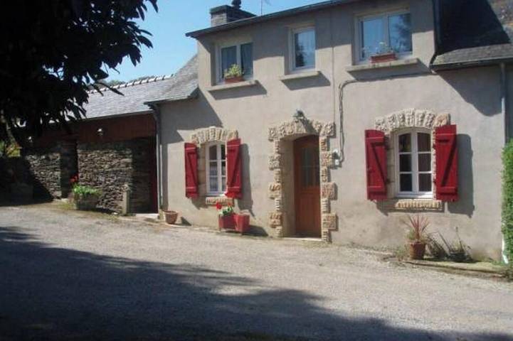 Location de vacances pour 6 personnes, avec jardin, animaux acceptés à Laz