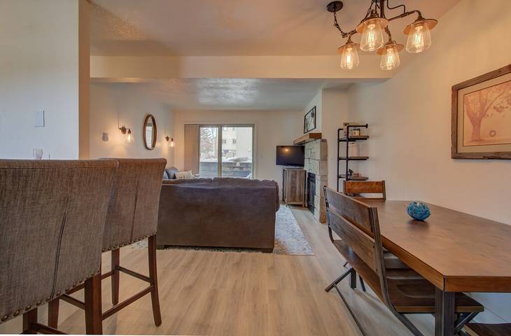 Vacation rental for 4 people, with hot tub and terrace as well as pool in Steamboat Springs