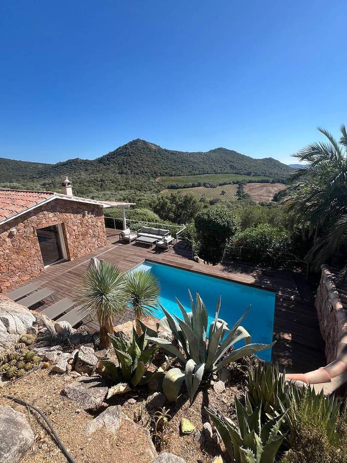 Location de vacances pour 4 personnes, avec Terrasse et Piscine à Lecci