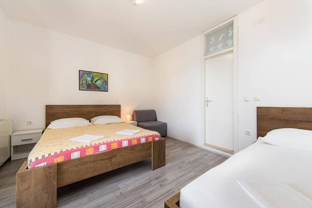 Ganze Wohnung, Dalmata Apartment - One Bedroom Apartment With Balcony (A3) in Brist, Makarska Riviera