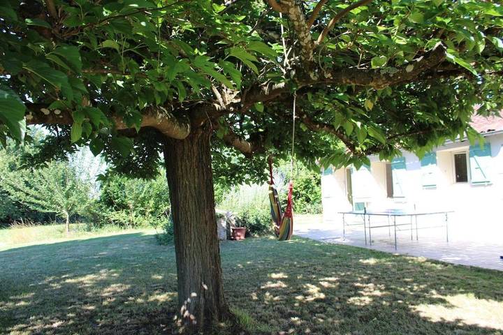 Location de vacances pour 12 personnes, avec jardin et piscine à Montaigu-de-Quercy - 4