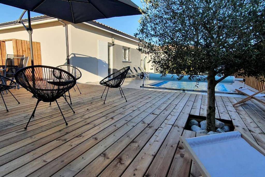 Four-Bedroom Holiday Home in Le Teich, Région d'Arcachon