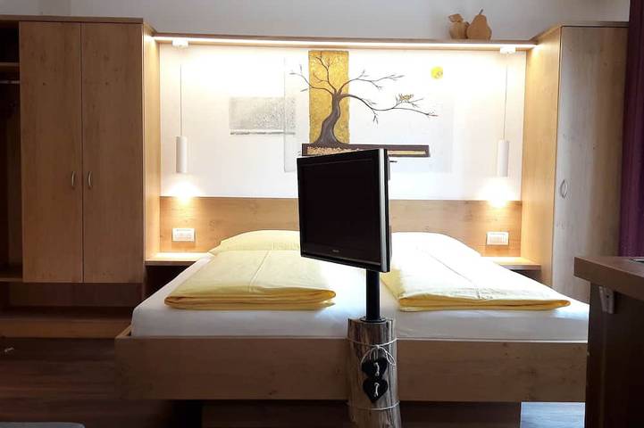 Ferienwohnung für 2 Personen, mit Garten und Pool sowie Terrasse - 1