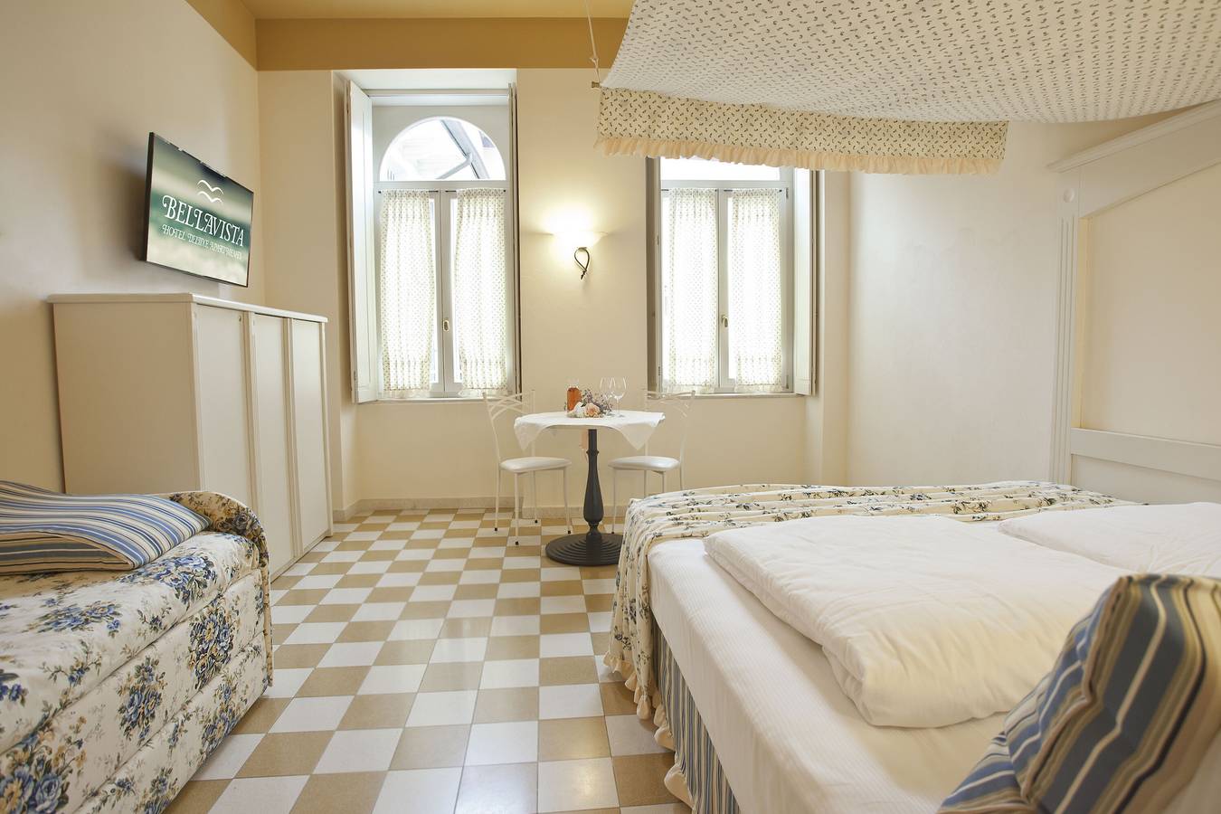 Hel lejlighed, Apartment 'Monolocale Classic X4' with Lake View, Wi-Fi and Air Conditioning in Riva del Garda, Garda-Fjellene