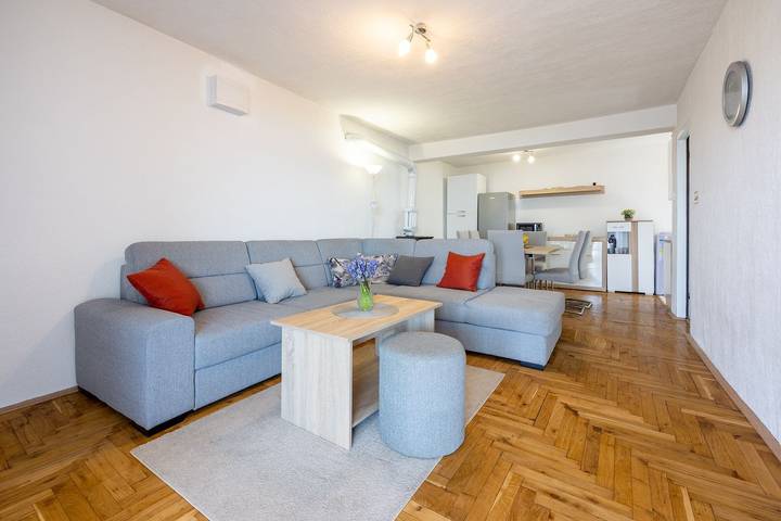 Ganze Wohnung, Lichtdurchflutetes Apartment mit tollem Meerblick, Waschmaschine - hundefreundlich in Klenovica, Primorje-Gorski Kotar