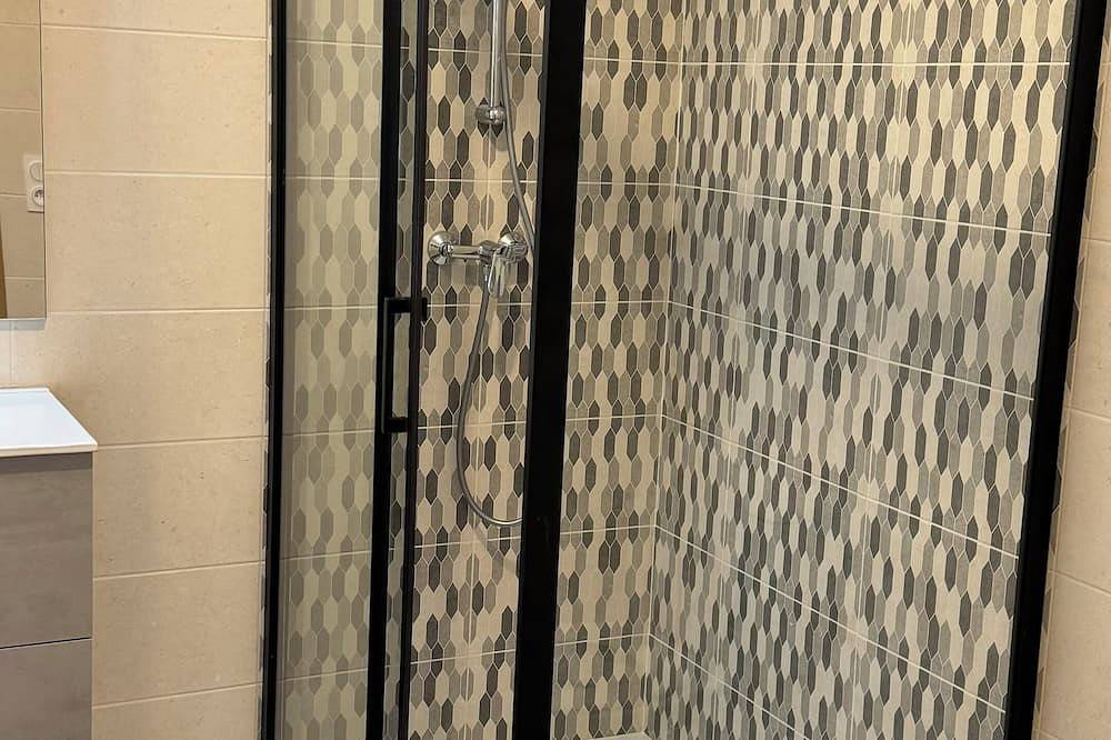 Entire apartment, Bright Apartment Formigueres in Formiguères, Prades region