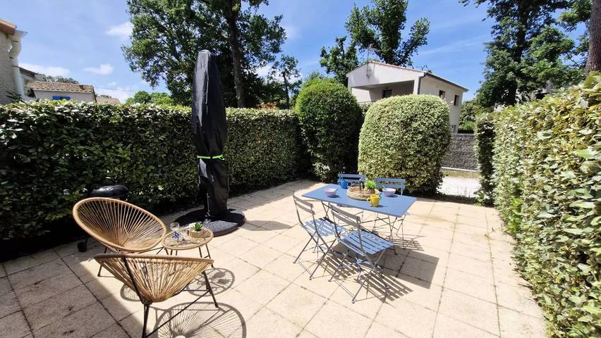 Location de vacances pour 4 personnes, avec terrasse dans Plage De L Arneche Meschers Sur Gironde