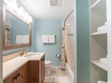 Cottage for 4 Guests in Holmes Beach, Anna Maria Island, Picture 1