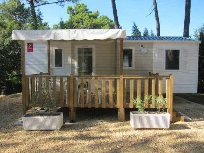 Camping pour 6 personnes, avec terrasse ainsi que piscine et bassin pour enfant dans le Vaucluse - 2