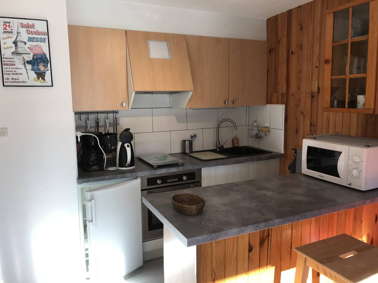 Studio entier, Studio Cœur de station avec Balcon, Proche Pistes in Super Besse, Besse-et-Saint-Anastaise