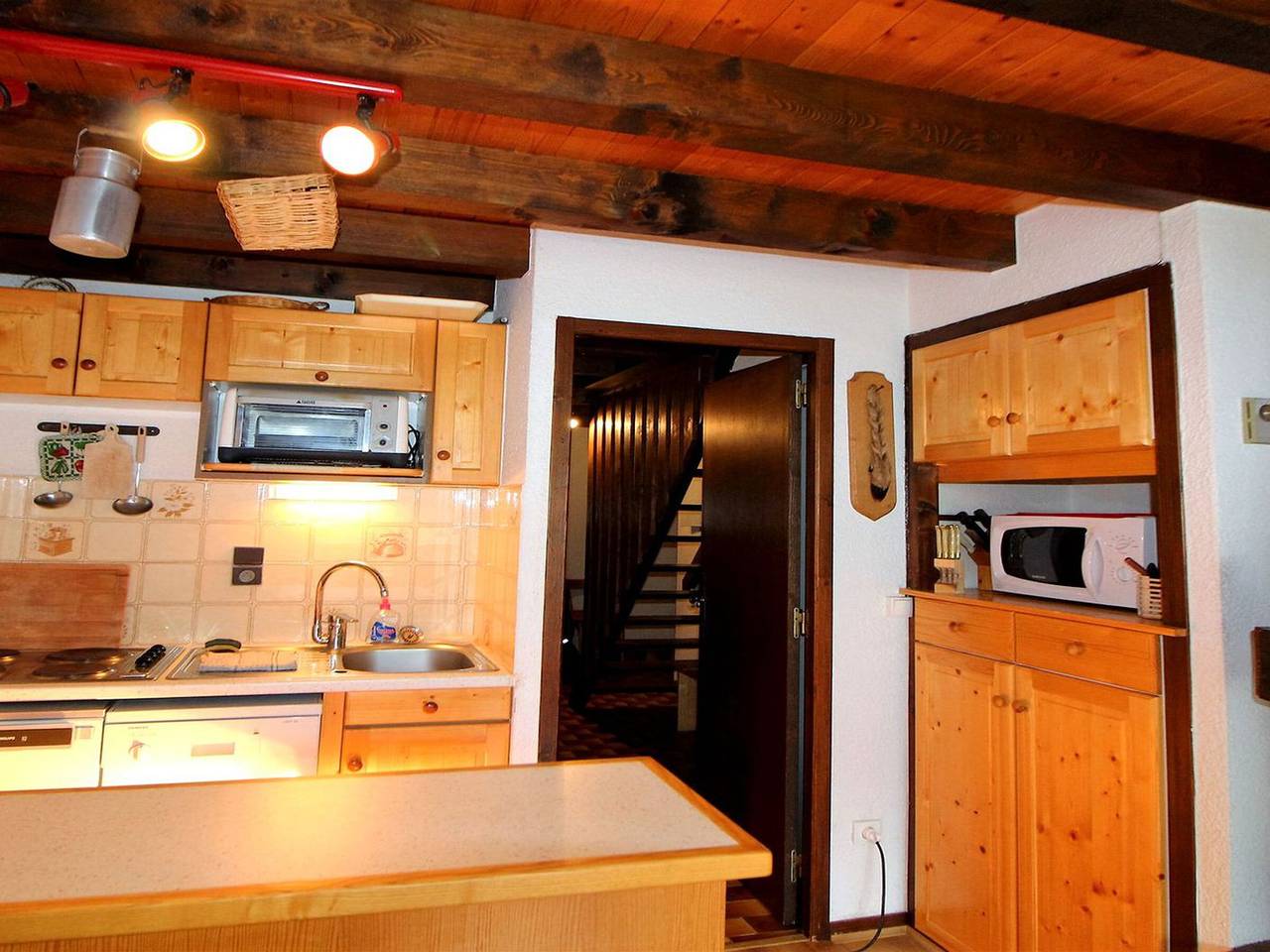 Entire apartment, Duplex for 6, Champagny-en-Vanoise, pets allowed, private parking in Champagny-en-Vanoise, Vanoise National Park