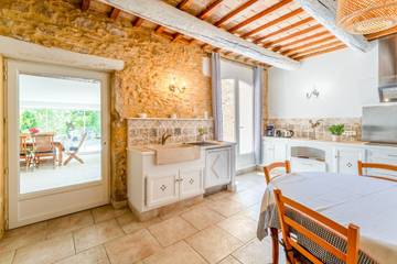 Location De Vacances pour 5 Personnes dans Mornas, Provence, Photo 4