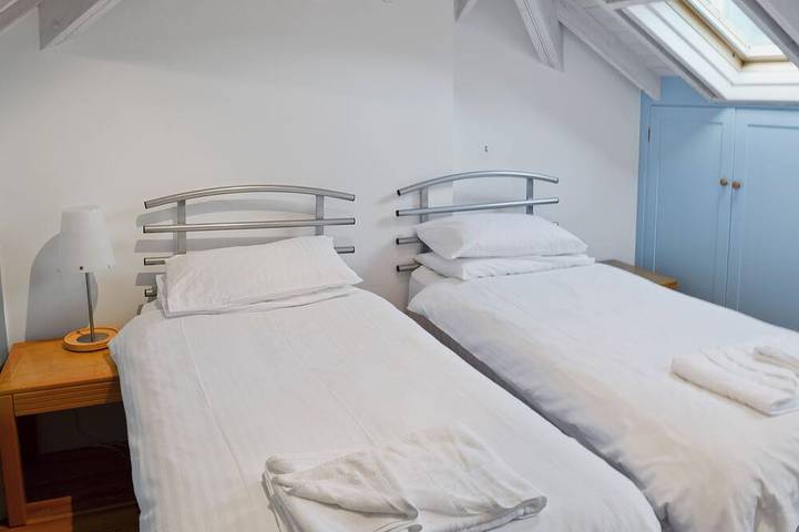 2 chambres à coucher à Fore St in Salcombe, South Devon