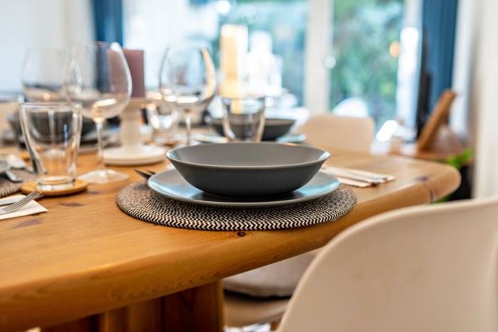 Appartement entier, Studio confortable dans un quartier calme avec Wi-Fi, terrasse et jardin in Pforzheim, Forêt Noire du Nord
