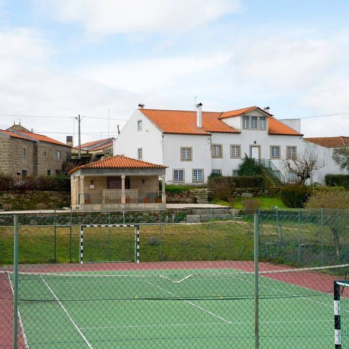 Casa de férias para 16 pessoas, com terraço e jardim em Gouveia