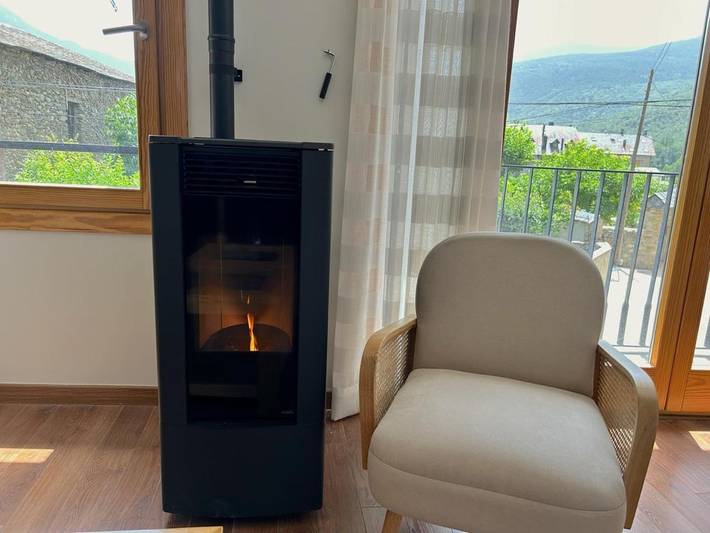 Casa rural para 4 personas, con vistas y balcón, Se admiten mascotas en Esterri de Aneu - 3