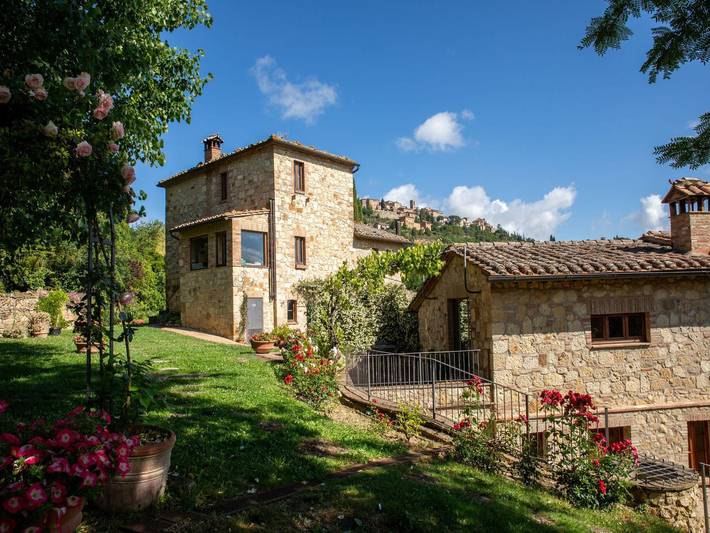 Vakantiehuis voor 15 personen, with Terras and Tuin as well as Zwembad in Montepulciano