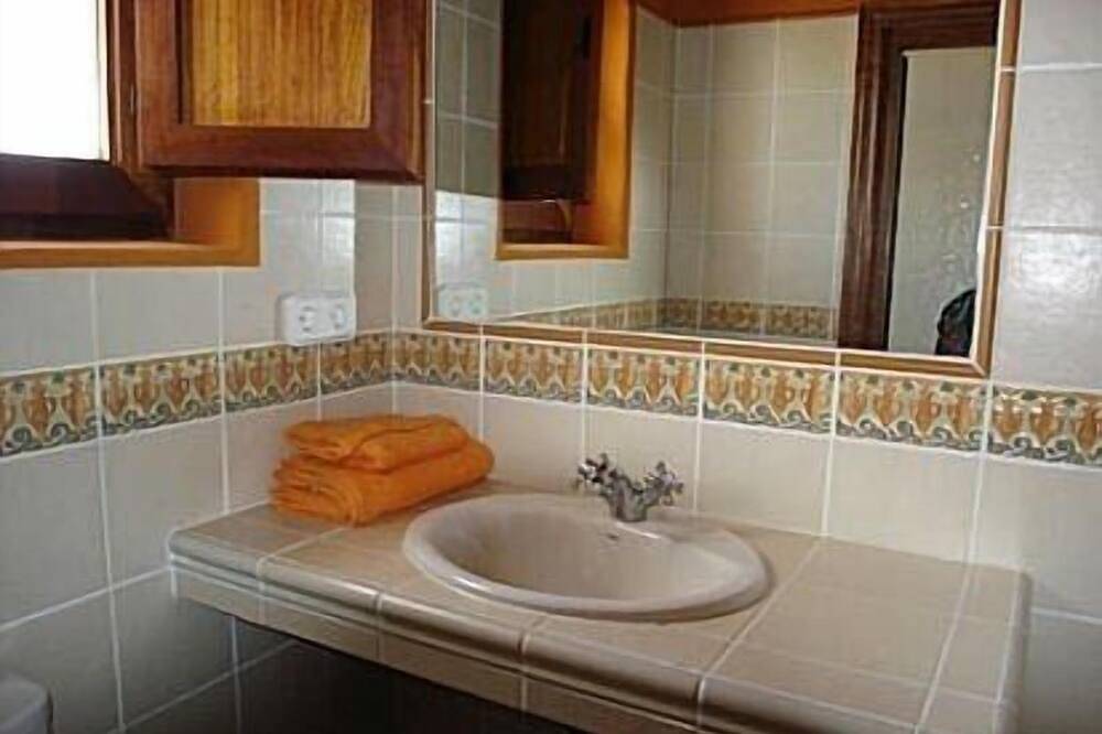 Appartement entier, Belle propriété à ibiza, seulement pour les familles et les gens tranquilles in Sant Josep de sa Talaia, Ibiza du Sud