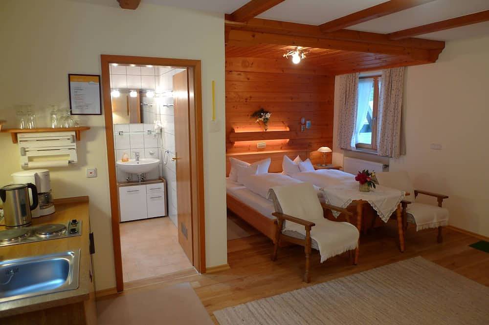 Ganze Wohnung, Schönes gemütliches Appartement (28qm) für Nichtraucherbrötchenservice in Weissbach an der Alpenstrasse, Schneizlreuth