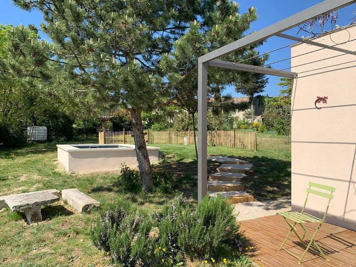 Location de vacances pour 2 personnes, avec jardin ainsi que vue et piscine à Vallérargues - 4