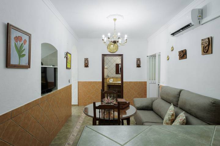 Apartamento de vacaciones para 10 personas, con jardín en Sierra Norte de Sevilla - 2