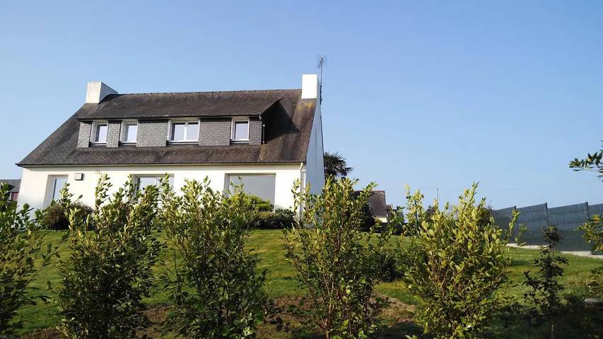 Location de vacances pour 6 personnes, avec jardin à Saint-Quay-Perros - 2