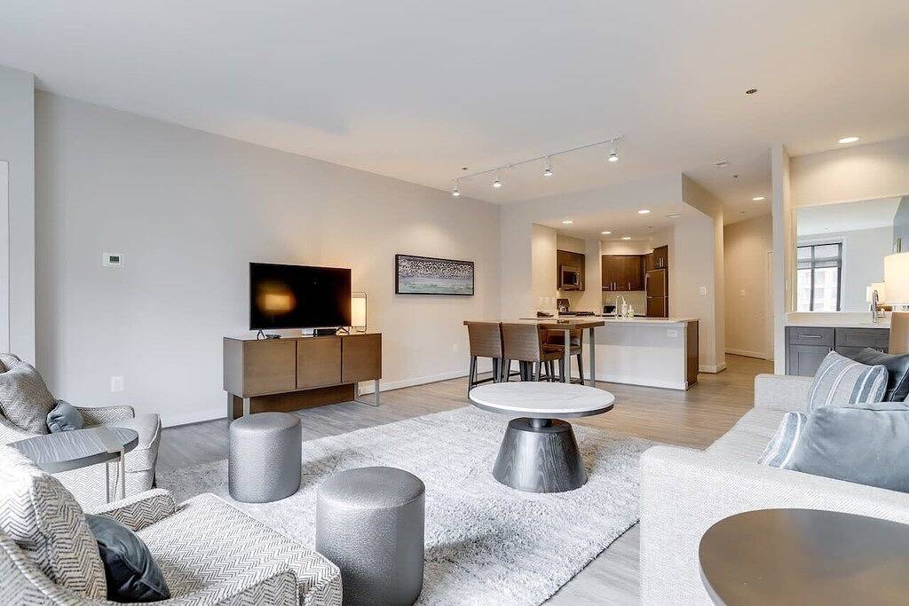 Ganze Wohnung, Sojourn | Courtland Towers | 2 Br in Arlington (VA), Arlington County