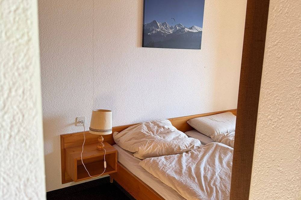 Ganze Wohnung, Gemütliche Ferienwohnung im Chalet Heide mit wunderbarem Alpenblick - Beatenberg in Beatenberg, Thunersee