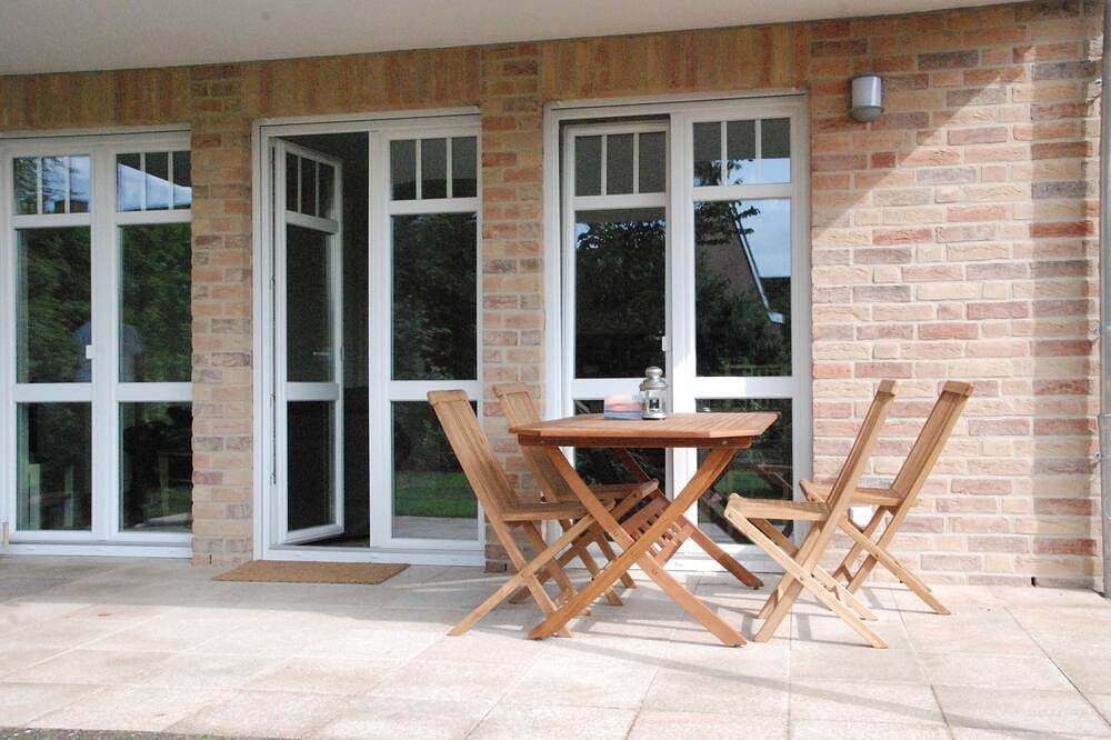 Ganze Wohnung, Moderne Ferienwohnung Strandgeist auf Fehmarn mit Terrasse und Gartenblick in Ostfehmarn, Fehmarn