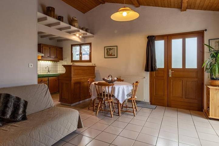 Location de vacances pour 3 personnes, avec jardin et terrasse à Albens