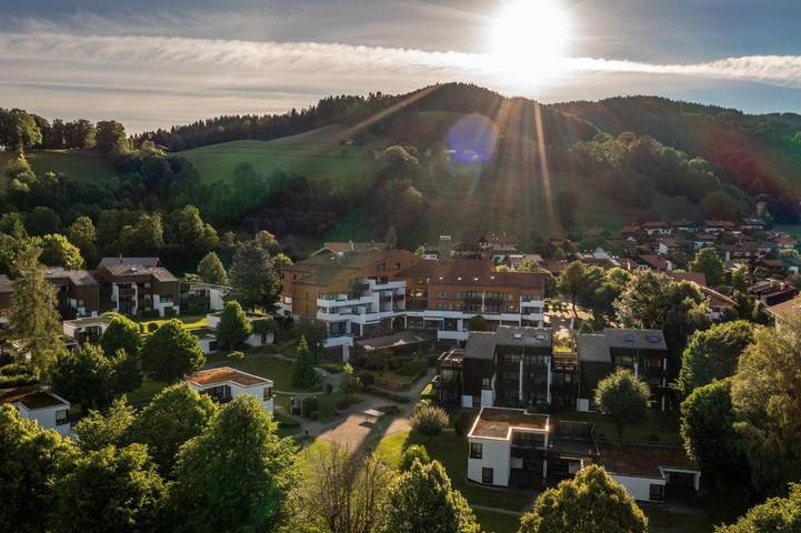 Bungalow für 2 Personen, mit Whirlpool und Terrasse sowie Garten und Pool