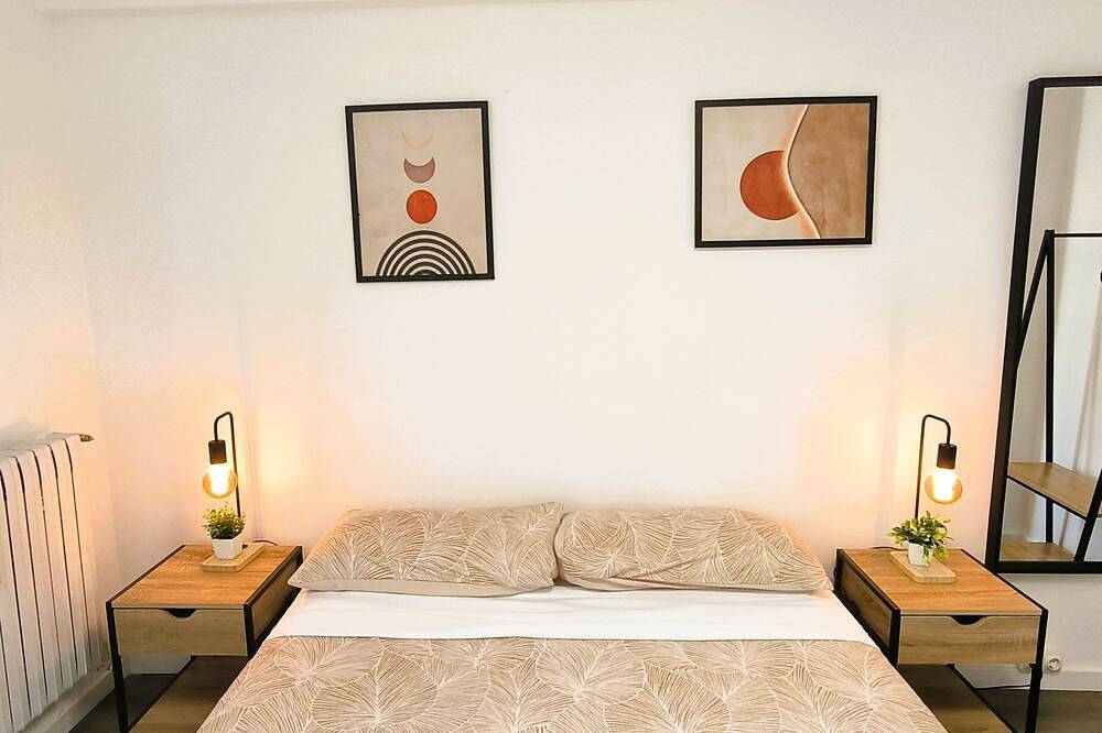 La Parada de Arco by Alogest in Zaragoza, Provincia de Zaragoza