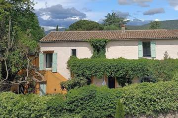 Gîte pour 12 personnes, avec jardin à Laroque (Hérault)