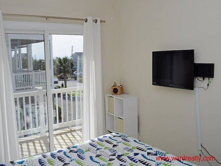 Vacation rental for 8 people, with pool and balcony in Surf City