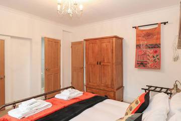 Log Cabin for 8 People in Wroxham, Norfolk, Photo 3