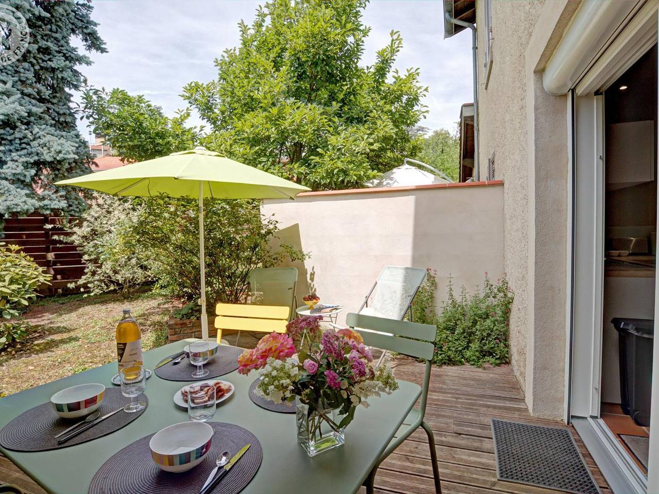 Maison cosy avec terrasse, jardin fleuri, et tout confort à Saint-Galmier in Saint-Galmier, Montbrison