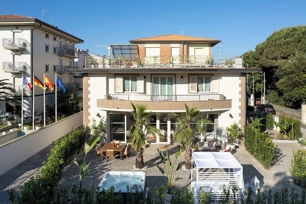 Casa Amare 4+2, Emma Villas in Lido di Camaiore, Camaiore