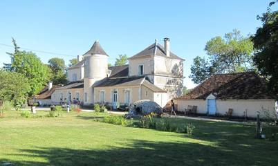 Chambre d’hôte pour 2 personnes, avec jardin ainsi que vue et piscine, animaux acceptés dans Cubjac-Auvézère-Val d'Ans