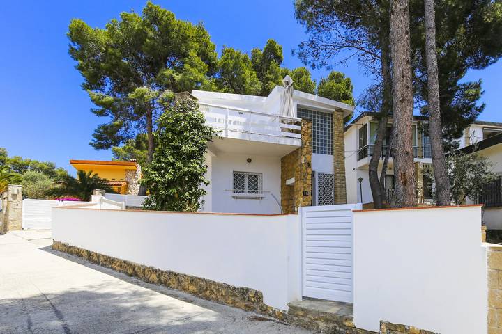 Holiday home for 8 people, with garden and balcony in Salou