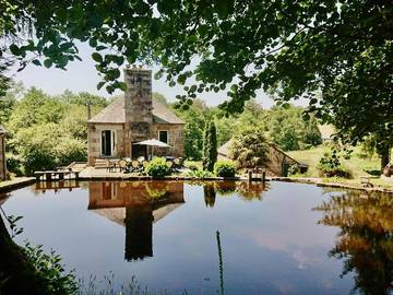Location de vacances pour 35 personnes, avec jacuzzi et sauna ainsi que jardin et terrasse, animaux acceptés à Le Gast