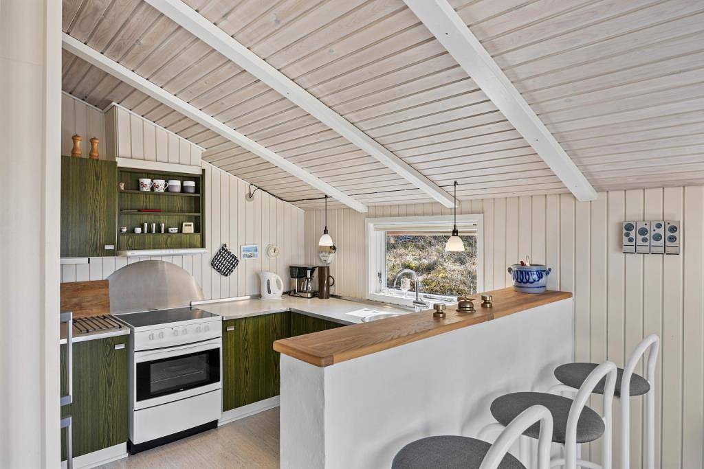 Hyggeliges Ferienhaus mit Kaminofen – Hund willkommen in Nordby, Rindby