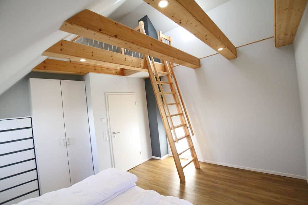 Warme Sommertage im Ferienhaus nahe der Ostsee am Rand eines Naturschutzgebietes in Dassow, Nordwestmecklenburg (Wismar und Umgebung)