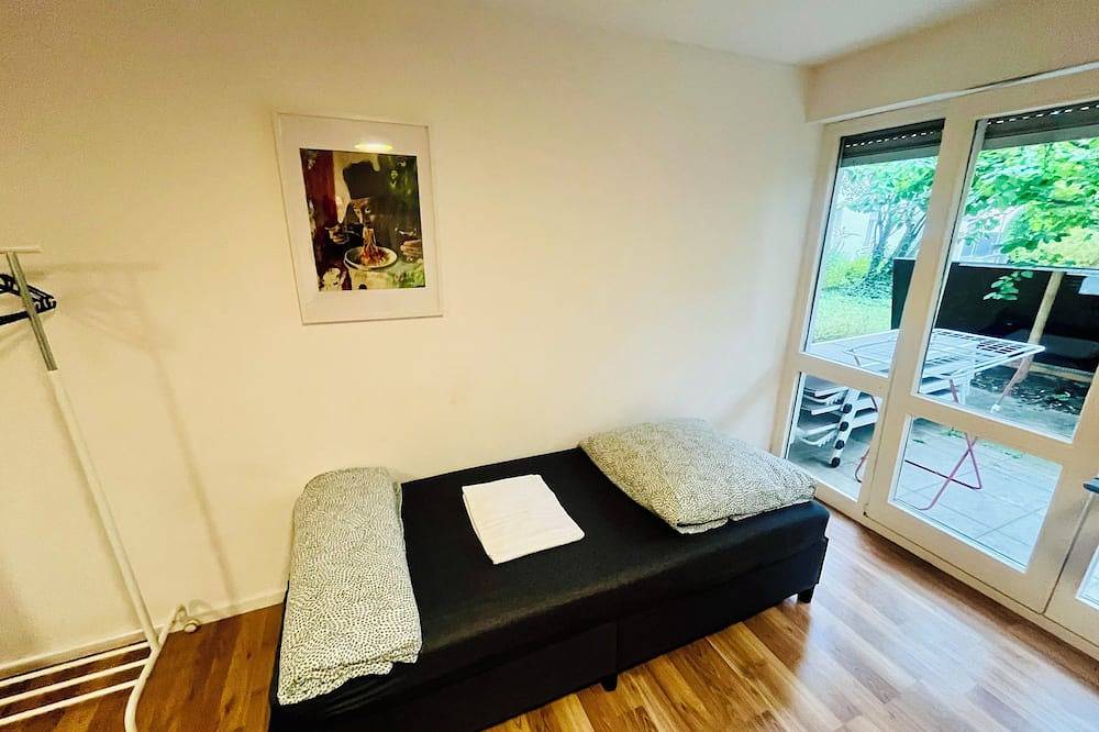 Ganze Wohnung, Monteurwohnung mit 6 Betten und Garten in Bad Cannstatt, Stuttgart